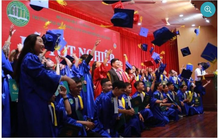 Hàng nghìn sinh viên bị đuổi học mỗi năm: Lỗi tại ai?