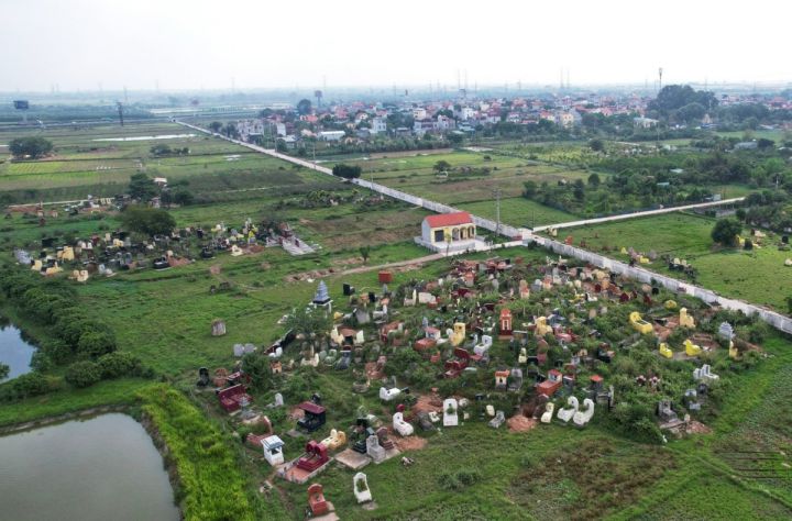 Hà Nội dời 15.000 phần mộ, chi hơn 13.000 tỷ đền bù để xây vành đai 4