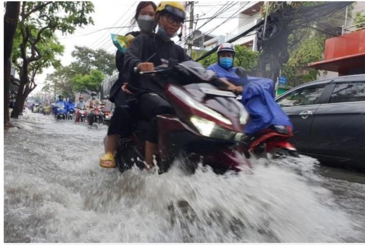 Vì sao năm nay miền Nam đón mùa mưa kéo dài bất thường?