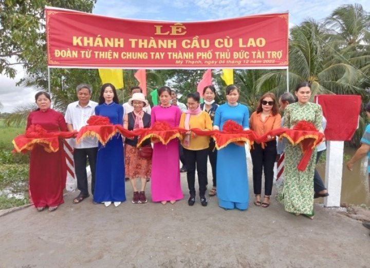 Huyện Ba Tri, tỉnh Bến Tre khánh thành 2 cây cầu nông thôn