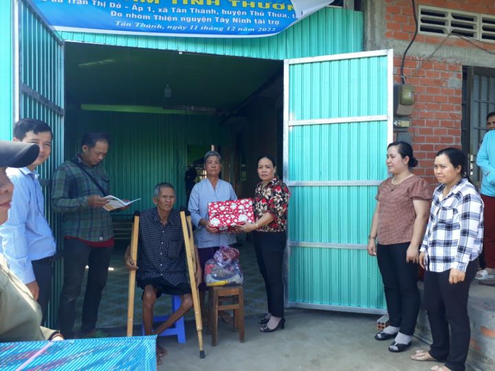 Xã Tân Thành trao nhà “Mái ấm tình thương” cho phụ nữ nghèo