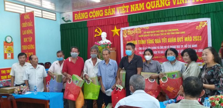 Tỉnh hội Vĩnh Long: Tặng quà Tết năm 2023