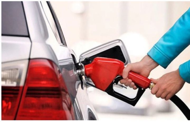 Giá xăng ngày mai dự báo tiếp tục giảm