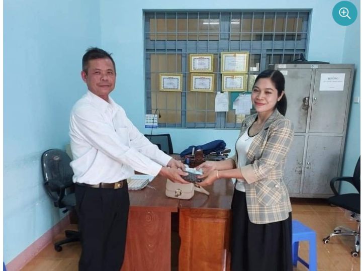 Nhặt được iPhone 13 và 40 triệu đồng, nam thanh niên tìm cách trả lại