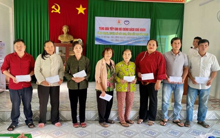 Bến Tre: Tặng quà Tết Nguyên đán Quý Mão 2023 tại xã An Thạnh