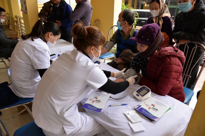 Huyện Việt Yên: Tổ chức khám, cấp thuốc tri ân nạn nhân chất độc da cam