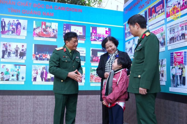 Đồng hành, chia sẻ với nạn nhân chất độc da cam