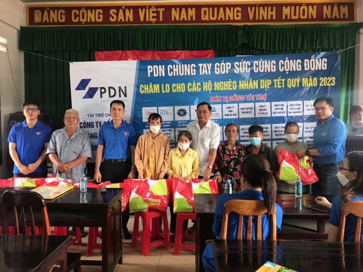 Hội tỉnh Đồng Nai phối hợp tặng quà Tết cho nạn nhân chất độc da cam