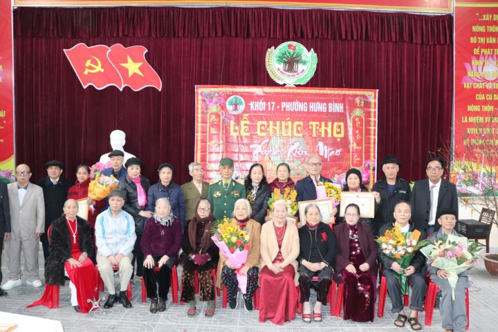 Nghệ An: Chúc thọ người cao tuổi còn vui hơn Tết