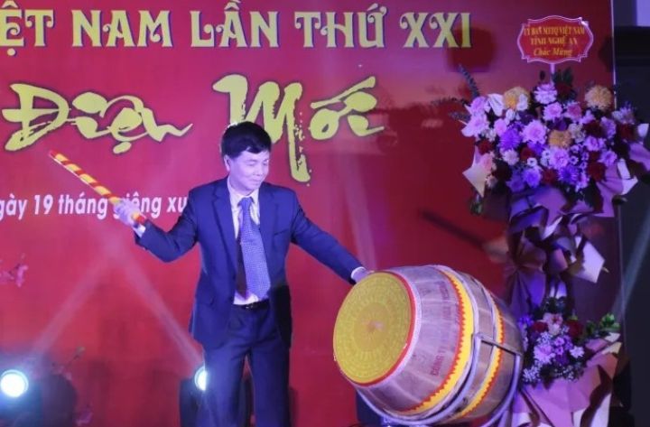 Bài thơ “Nỗi đau da cam” làm xúc động lòng người trong đêm Nguyên tiêu ở Xứ Nghệ