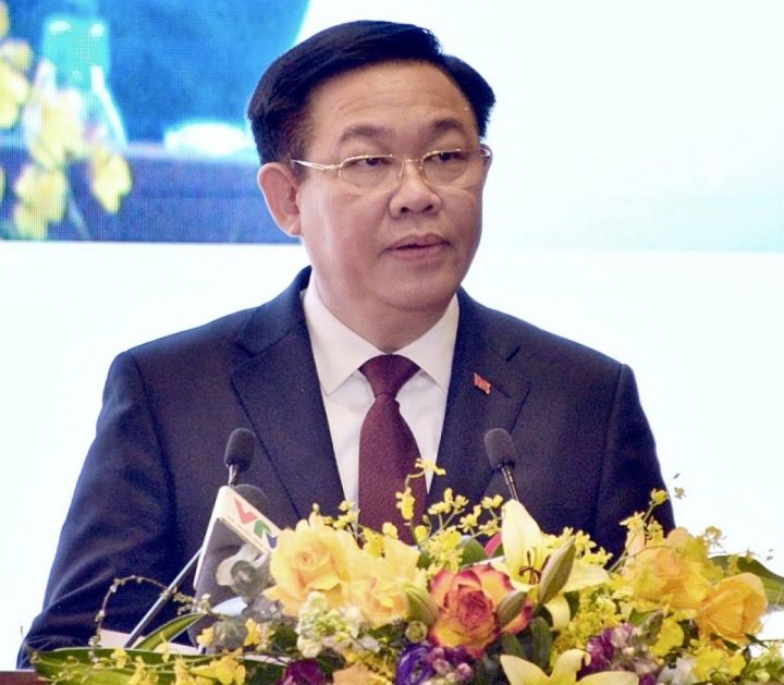 Chủ tịch Quốc hội thăm, chúc mừng Bệnh viện Trung ương Quân đội 108 nhân ngày 27/2