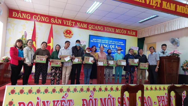 Bình Định: Thăm tặng quà cho nạn nhân chất độc da cam