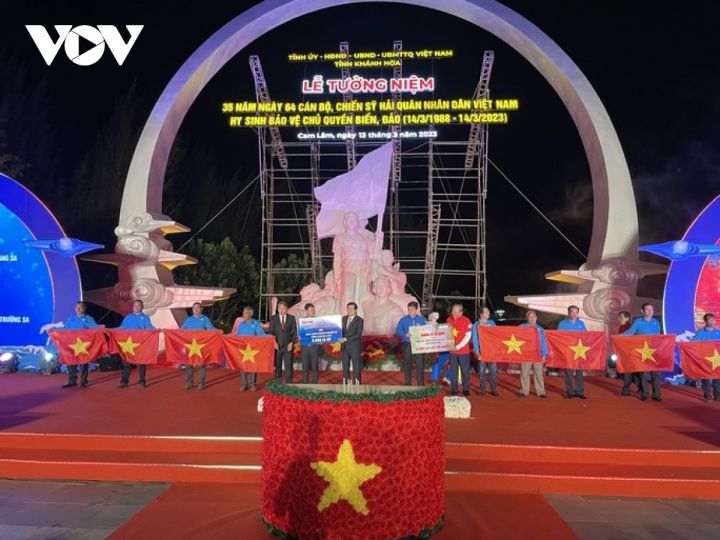 Nguyên Chủ tịch nước Trương Tấn Sang dự Lễ tưởng niệm 64 chiến sĩ hy sinh tại Gạc Ma