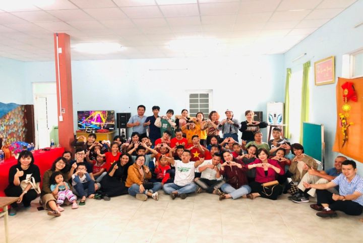 Phòng khám Sản phụ khoa An Clinic thăm và tặng quà cho nạn nhân chất độc da cam