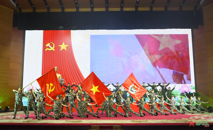 Chủ tịch nước dự tuyên dương Gương mặt trẻ tiêu biểu toàn quân