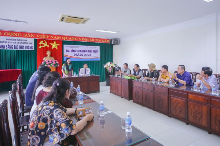 Hội Liên hiệp VHNT Nghệ An mở trại sáng tác tại TP Nha Trang