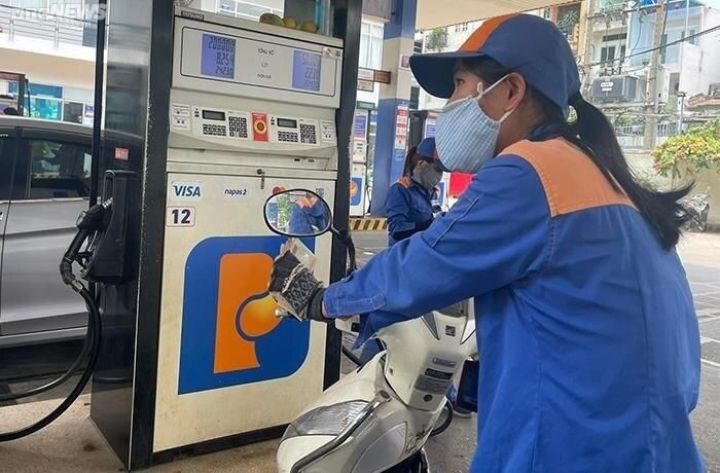 Giá xăng dự báo sẽ giảm sâu