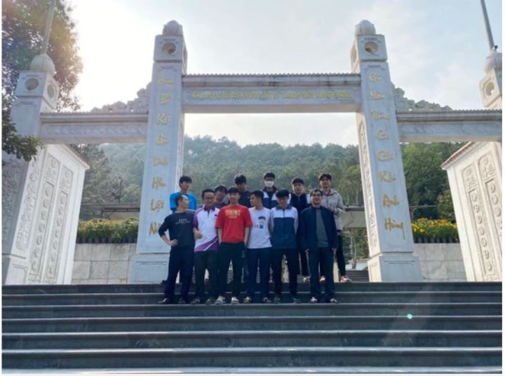 Gặp thầy giáo Hà Tĩnh lần đầu làm chủ nhiệm dạy đội tuyển HSG Quốc gia thì 10/10 em đoạt giải, có em còn thành thủ khoa toàn quốc