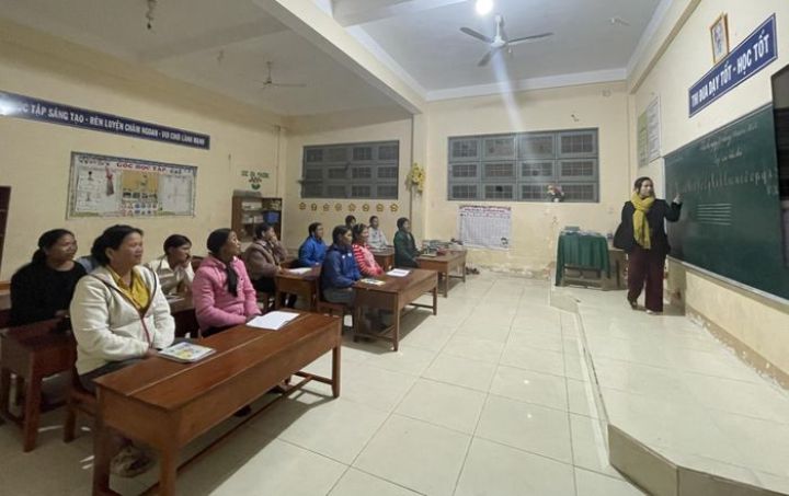 Lớp học đặc biệt của các bà, các mẹ ở vùng núi Kon Tum