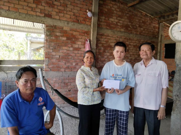 Hội tỉnh Bến Tre hỗ trợ cháu Nguyễn Ngọc Kim Ngân điều trị bệnh