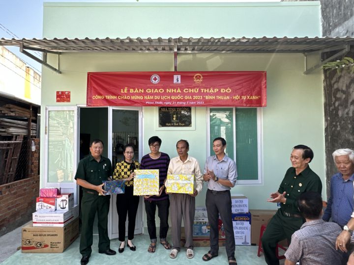 Bình Thuận: Trao nhà tình thương cho hộ Cựu chiến binh nghèo
