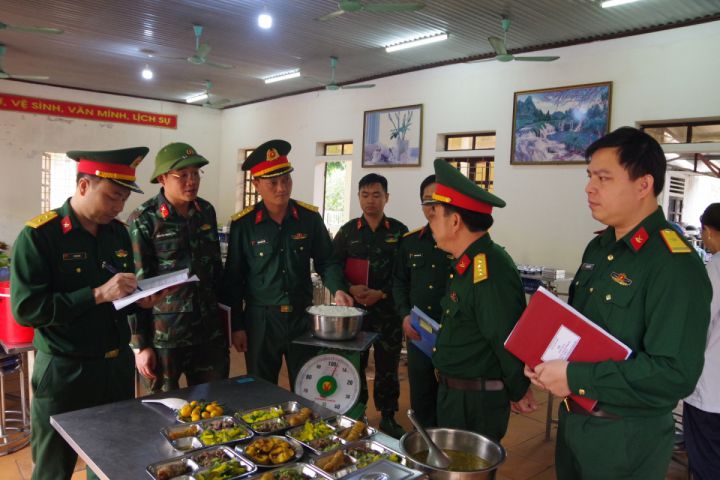 Quân khu 4: Quan tâm chất lượng bữa ăn cho cán bộ chiến sĩ các đơn vị