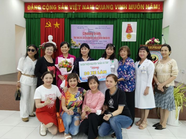 Hội tỉnh Bến Tre: vận động tặng 30 xe lăn cho Bệnh viện Y học cổ truyền