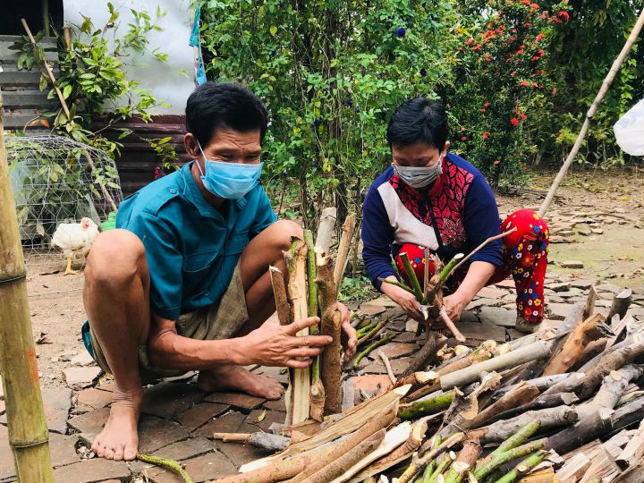 Cặp vợ chồng nghèo nuôi 3 người con nhiễm chất độc da cam: "Sẽ không bỏ cuộc"!