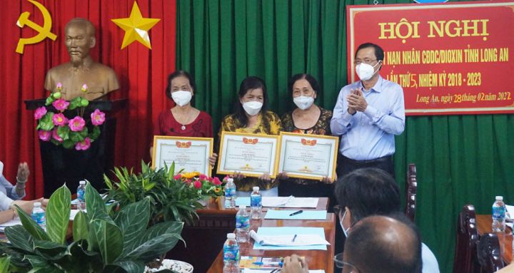 Hội tỉnh Long An, năm 2021 huy động trên 7,2 tỉ đồng chăm lo cho nạn nhân chất độc da cam