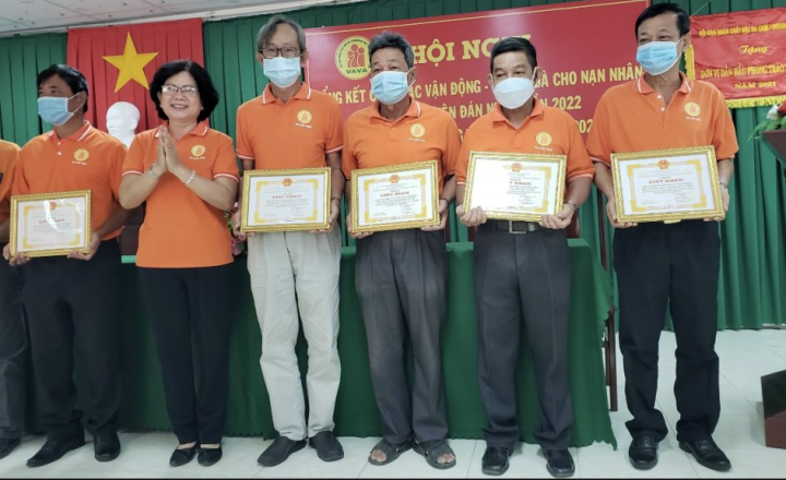 Thành phố Cần Thơ tổng kết công tác vận động và tặng quà nạn nhân Tết Nguyên đán Nhâm Dần