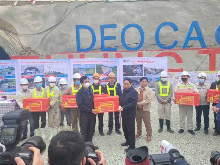 Thủ tướng: Phải có tư duy đột phá, đẩy mạnh phân cấp để đất nước có 5.000km cao tốc