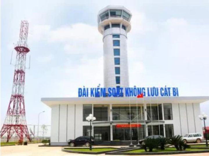 Phi công gọi hơn 10 cuộc không liên lạc được: Kiểm soát viên không lưu làm việc riêng