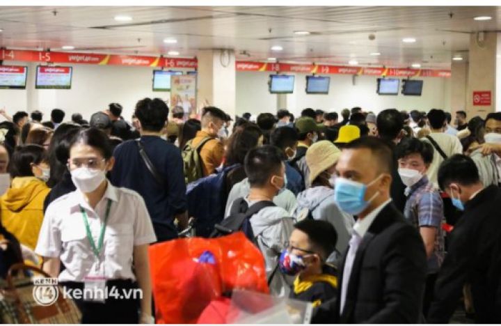 Sân bay Tân Sơn Nhất lên phương án phục vụ 42.000 lượt khách/ngày dịp 30/4 - 1/5, mở thêm làn đón xe công nghệ