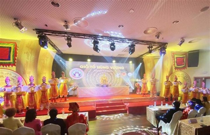 Trang trọng lễ tưởng nhớ các Vua Hùng tại Cộng hòa Séc