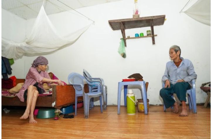 Ấm lòng cuộc sống tươm tất sau 5 năm của ông điếc, bà mù với bữa ăn 5.000 đồng