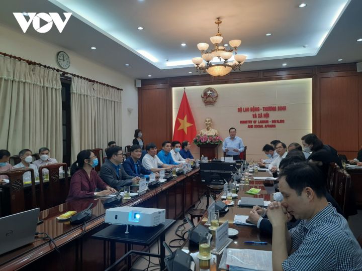 "Chốt" trình Chính phủ phương án tăng lương tối thiểu vùng từ 1/7/2022