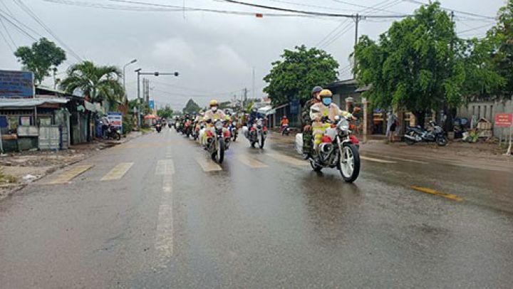 Thành phố Phan Thiết: Đồng loạt ra quân kiểm soát và xử phạt nghiêm các trường hợp vi phạm Chỉ thị 16