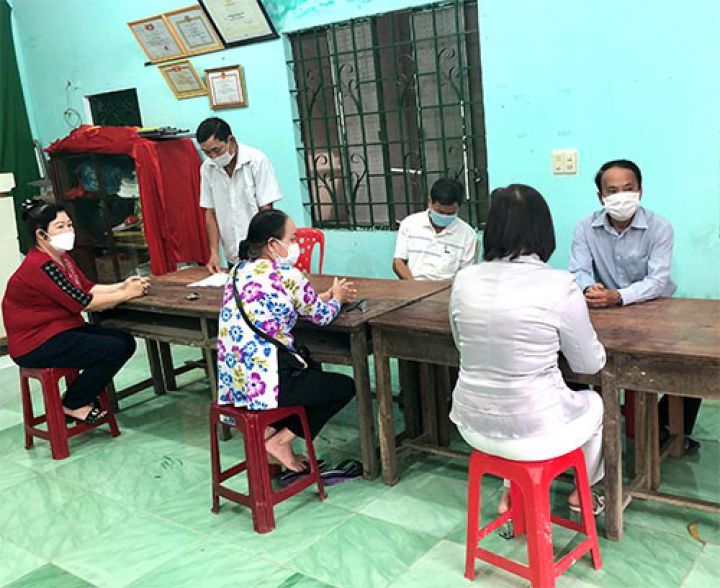 Những đôi chân không mỏi ở tuyến đầu chống dịch