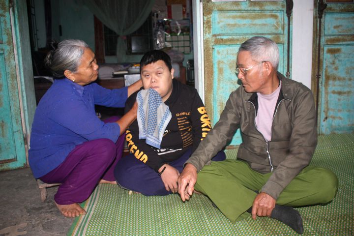 Tạp chí Da cam Việt Nam đem lại niềm vui cho nạn nhân