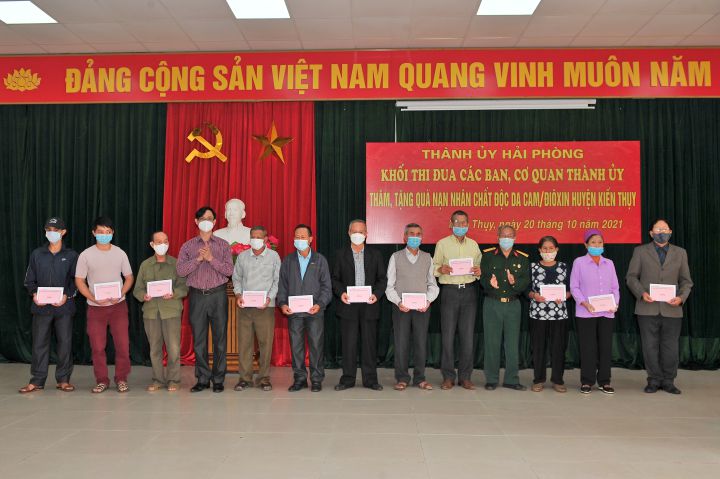 Khối thi đua cơ quan Thành ủy Hải Phòng “Chung tay xoa dịu nỗi đau da cam”