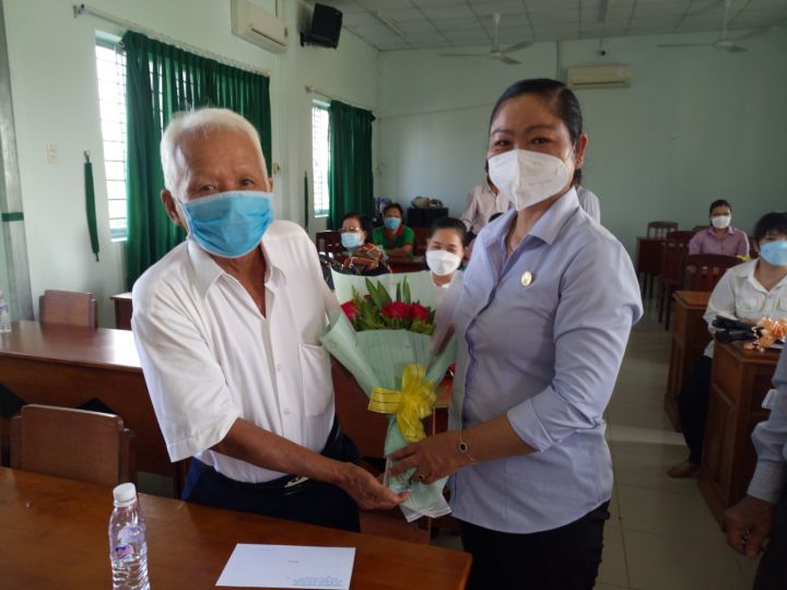 Huyện Thủ Thừa tích cực bảo trợ xã hội năm 2021