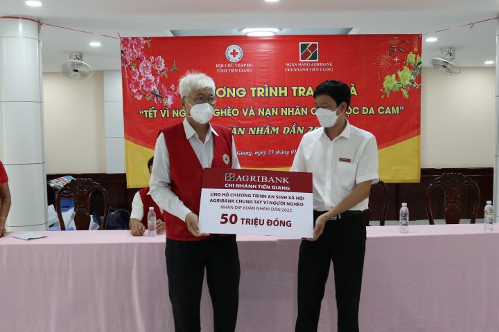 Thành phố Mỹ Tho: Trao quà Tết Nhâm Dần cho nạn nhân chất độc da cam