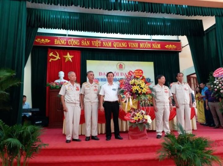 Tủ “Quà tặng người khuyết tật” của ông Nhẹn