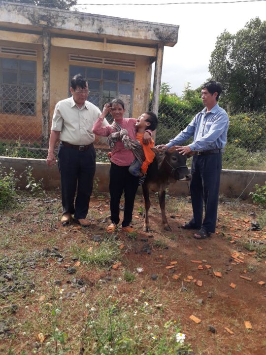 BÀI DỰ THI: Người cán bộ “miệng nói tay làm”