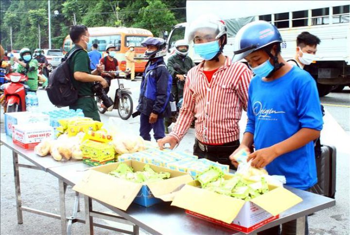 Tổ chức công đoàn tiếp sức người lao động vượt qua khó khăn