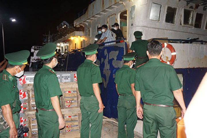 Tăng cường hỗ trợ huyện Phú Quý nhân lực, vật lực chống dịch