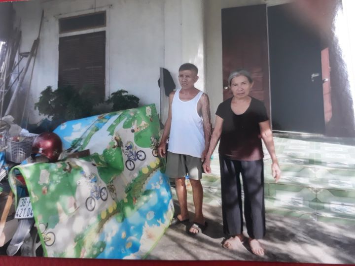 Cuộc sống bần hàn đeo đẳng 4 bố con NNCĐDC ở thị trấn Lộc Hà, Hà Tĩnh.