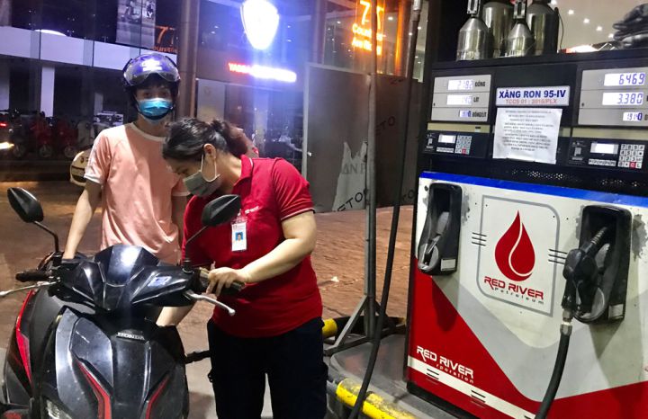 Giá xăng, dầu giảm mạnh