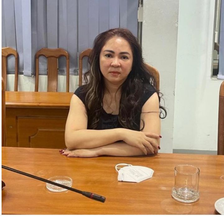 Lý lịch bất ngờ của bà Nguyễn Phương Hằng