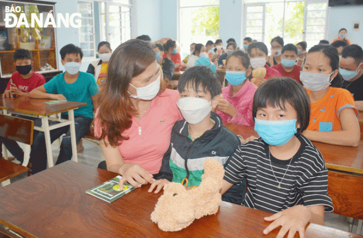 Hết lòng vì trẻ em nạn nhân da cam